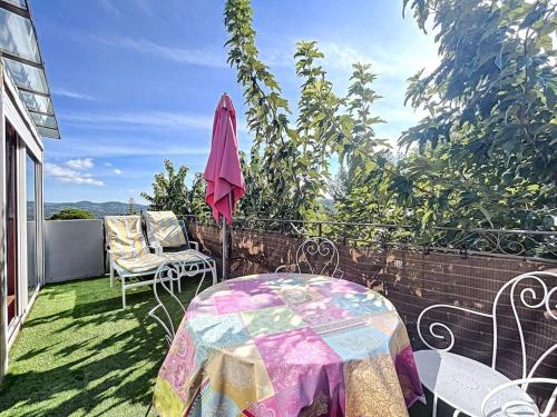 Coquet studio avec jolie vue dégagée - Location saisonnière - La Cadière-d'Azur