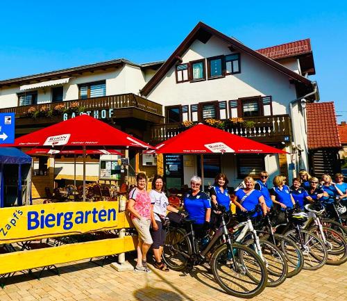 Landgasthof und Pension Zum löwen - Hotel - Bischofsheim an der Rhön