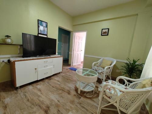 Apartment image 6
