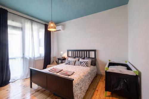 Orange friendly apartment near Vitosha blvd by Flat Manаger, Sofia (Foto 2)