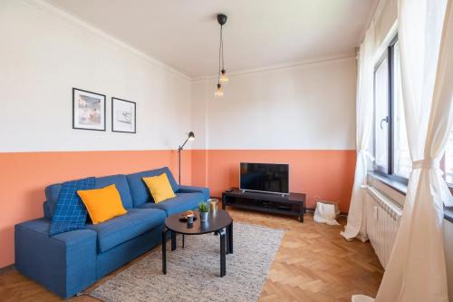 Orange friendly apartment near Vitosha blvd by Flat Manаger, Sofia (Foto 4)