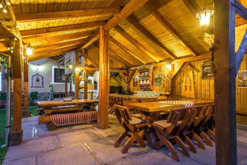 Étterem, Pensiunea Casa Loloiu in Gura Raului