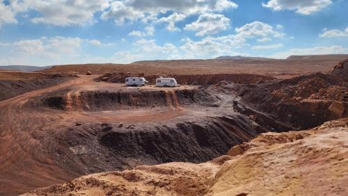 Glamping Caravans In The Crater- גלמפינג קרוואנים במכתש רמון