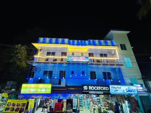 Double Room with Balcony image 1
