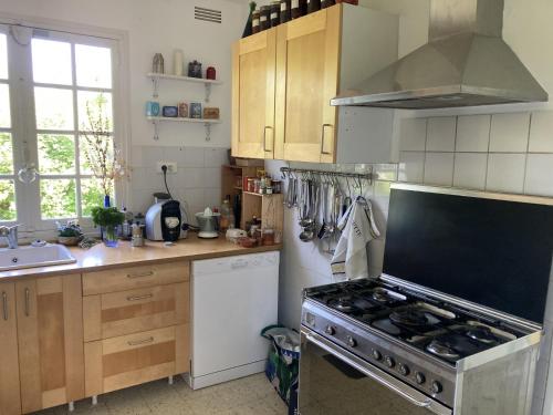 Kitchen, Fleur Bleue in Longueil