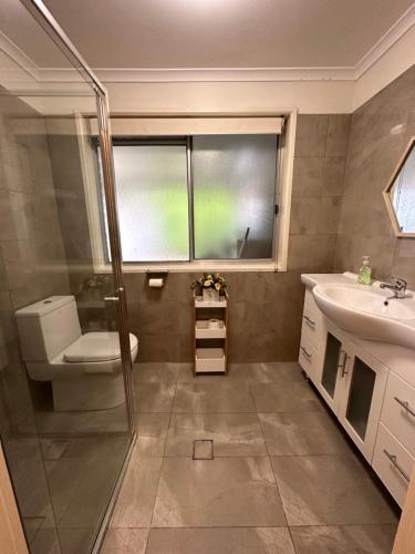 Creek Front House in Modbury