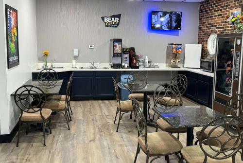 Travelodge by Wyndham Airport Platte City - image 11