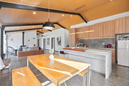 Cocina, Shed House Lux Farm Stay in Buninyong