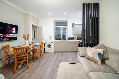 Charming 1-Bedroom Just 1 Mile from Morley Town Center in Leeds photo 4