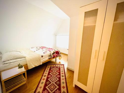 2 bedrooms, 3 beds
