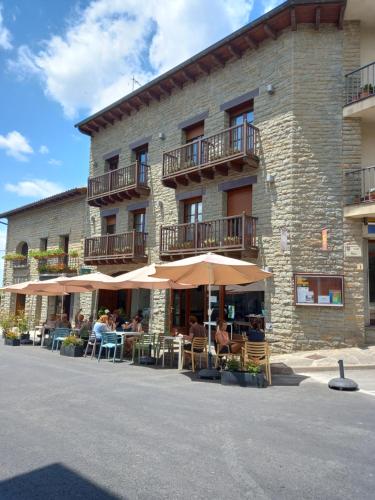 Étterem, Hostal Cabrerès (Hostal Cabreres) in Cantonigròs