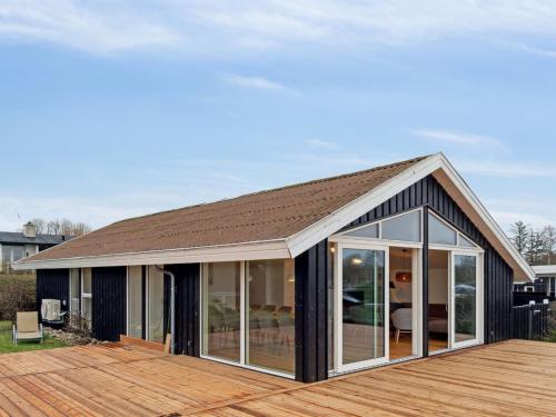  Holiday Home Majken - 225m from the sea by Interhome, Unterkunft in Rønde