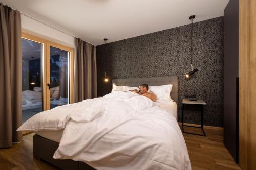 2 bedrooms, 3 beds