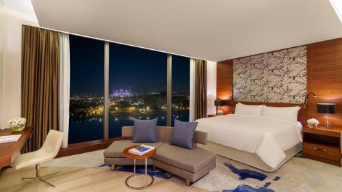 room detail thumbnail 1