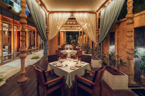 Restaurant, Hyatt Regency Pune in Pune Airport