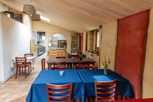 Restoran, Auberge de Lascours, gîte d'étape pleine nature. (Auberge de Lascours, gite d'etape pleine nature.) in Ceilhes-et-Rocozels