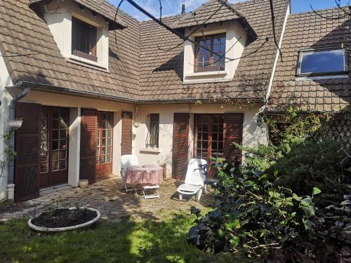 Pretty house with garden at Chatillon center //near porte de versailles - Location saisonnière - Châtillon