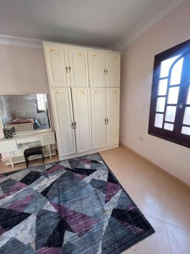 Whole floor in Villa with access to garden and BBQ