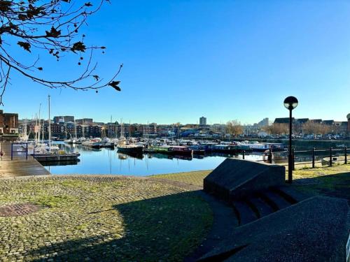 Entire Town House In Liverpool Marina, Liverpool (zdjęcie 8)