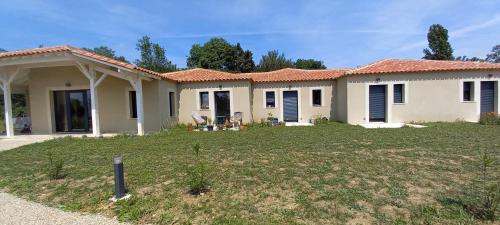 Maison aux portes de la Bastide de Villeréal - Location saisonnière - Villeréal