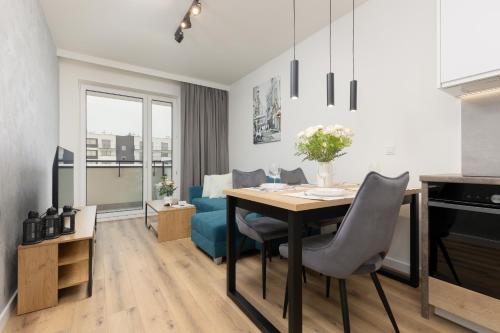 Łopuszańska Apartment with Balcony in Warsaw by Noclegi Renters, Warszawa (zdjęcie 6)