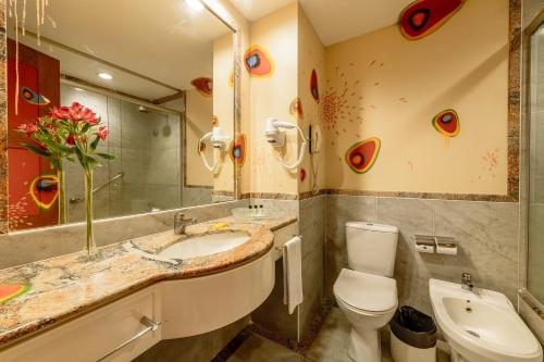 room detail thumbnail 2