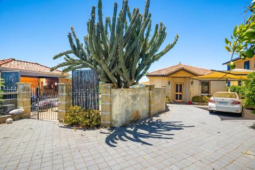 Riverfront swimming pool style home