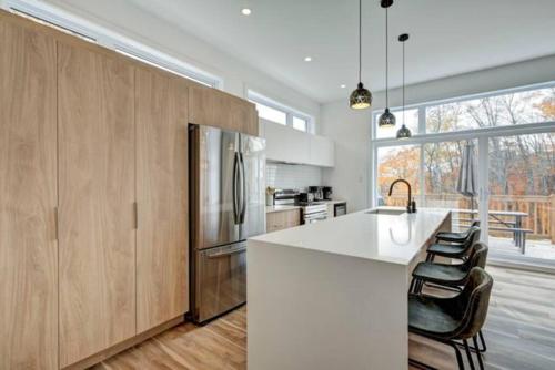 Konyha, DIX8 SPA and surrounding forest in Saint-Alphonse-Rodriguez (QC)