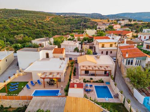 Two Villas Side by Side with 2 privates pools gîte à louer Roúpes