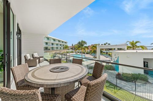 Harbor Island Beach Club - 3/3 Furnished Riverfront Condo