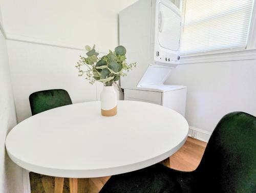 HillTop Hideaway, 4min from downtown