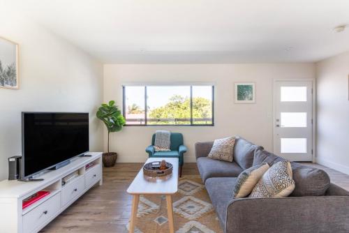 Redondo Beach 1br nr water restaurants shops LAX-1170 in Redondo Beach, USA