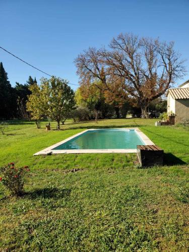 Kilátás, Le petit mas en provence avec piscine in Barbentane