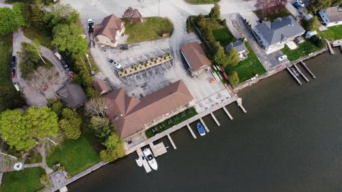 Kit Wat Motel & Marina in Sauble Beach (ON)