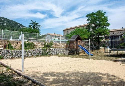 Mas de caractère en Zone Natura 2000 avec Jacuzzi et Hammam