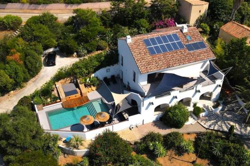 Villa d'architecte, piscine et jacuzzi, à quelques mètres de la plage gîte à louer Le Ruppione