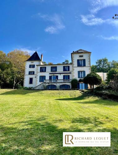 Richard Lequet Domaine gastronomique du Val d Atur chambre d'hôte Saint-Laurent-sur-Manoire