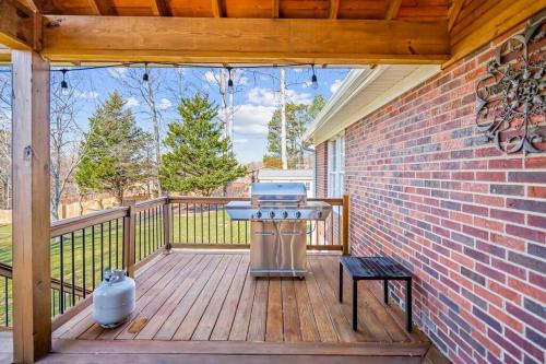 Fantastic Cottage with big backyard near the city in Greensboro, USA