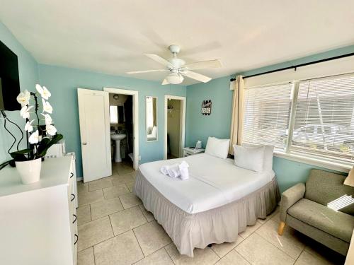 Standard Motel Room image 3
