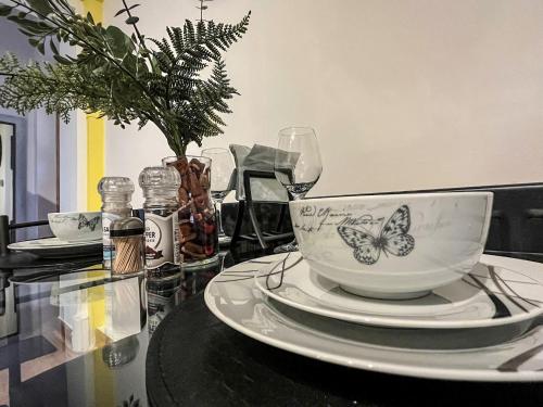 The Yellow Sapphire Sanctum - Cosy 1 bed flat with FREE Parking & FAST WiFi near city centre, Birmingham New Street Station, National sea life centre Birmingham, Ladywood leisure centre and Egbaston golf club, Birmingham (fotografie 6)