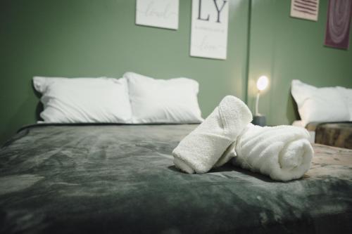2 queen beds