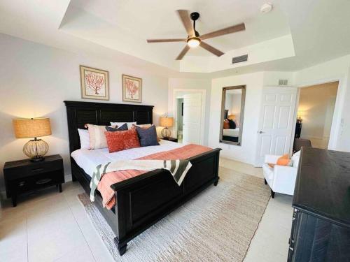 Amazing & Spacious Top Floor Condo with Bay View! thumb 4