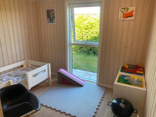  Skønt lyst familiesommerhus med legeplads i haven in Skælskør