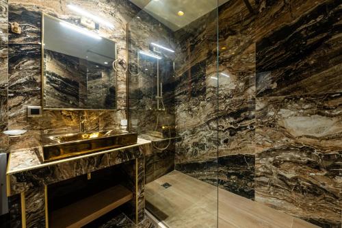 2 bedrooms, 3 beds