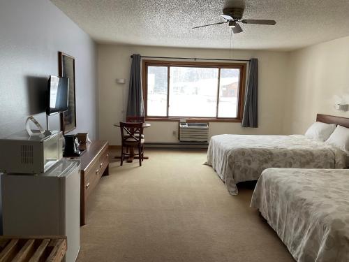 Great Northern Motel - image 14
