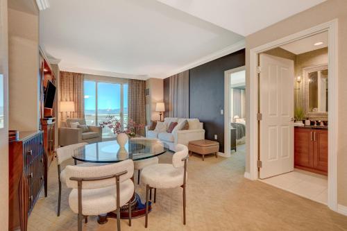 Luxe 1br 2bth Suite MGM Signature Balcony, Лас-Вегас (фото 7)