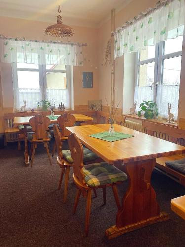 Penzion Pod Ždánovem (Penzion Pod Zdanovem) in Hluboka Nad Vltavou