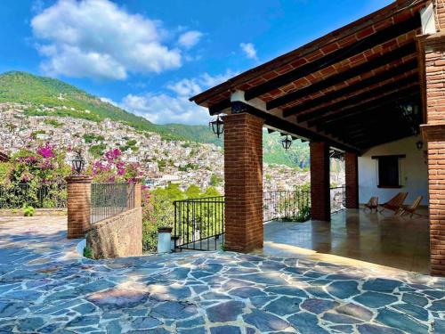 Casa Linda Vista cómoda y acogedora con cochera a 10 min zócalo in Taxco de Alarcón, Mexico