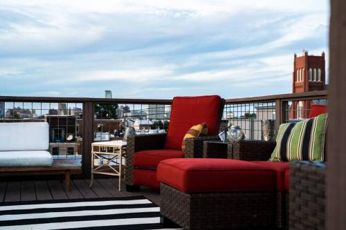 Double Decker Roofdeck Gorgeous View in Passyunk - image 2
