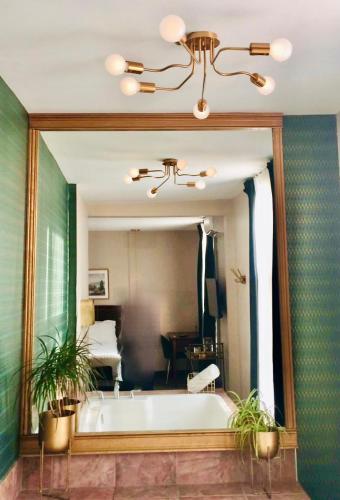 Hotel Dorion Room Type - Queen Room with Spa Bath